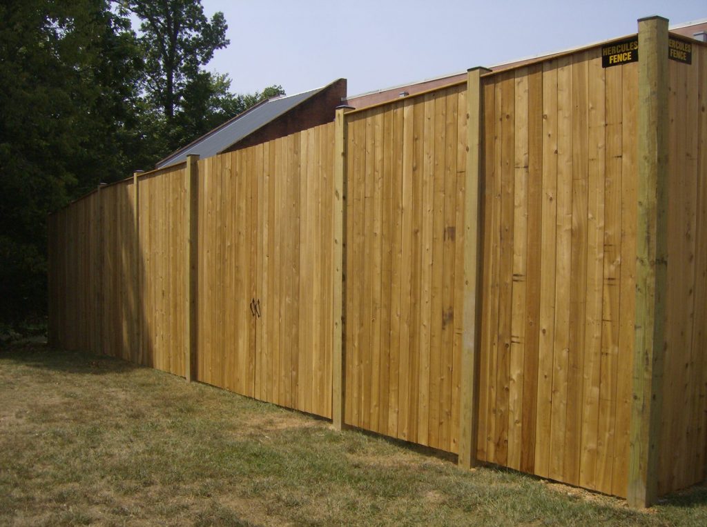 10 High 1x6 Cedar Flatboard Fence With Flat Top Double Gates 3