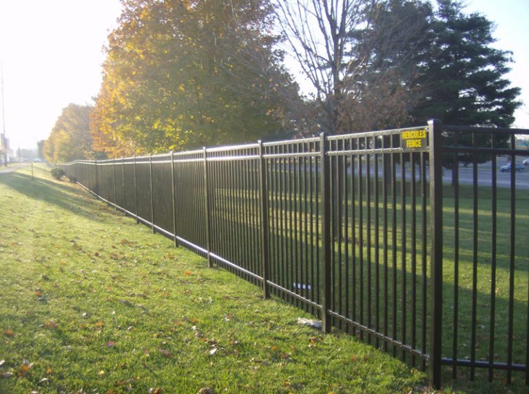 6 foot high-3 rail-1 inch pickets - Hercules Fence